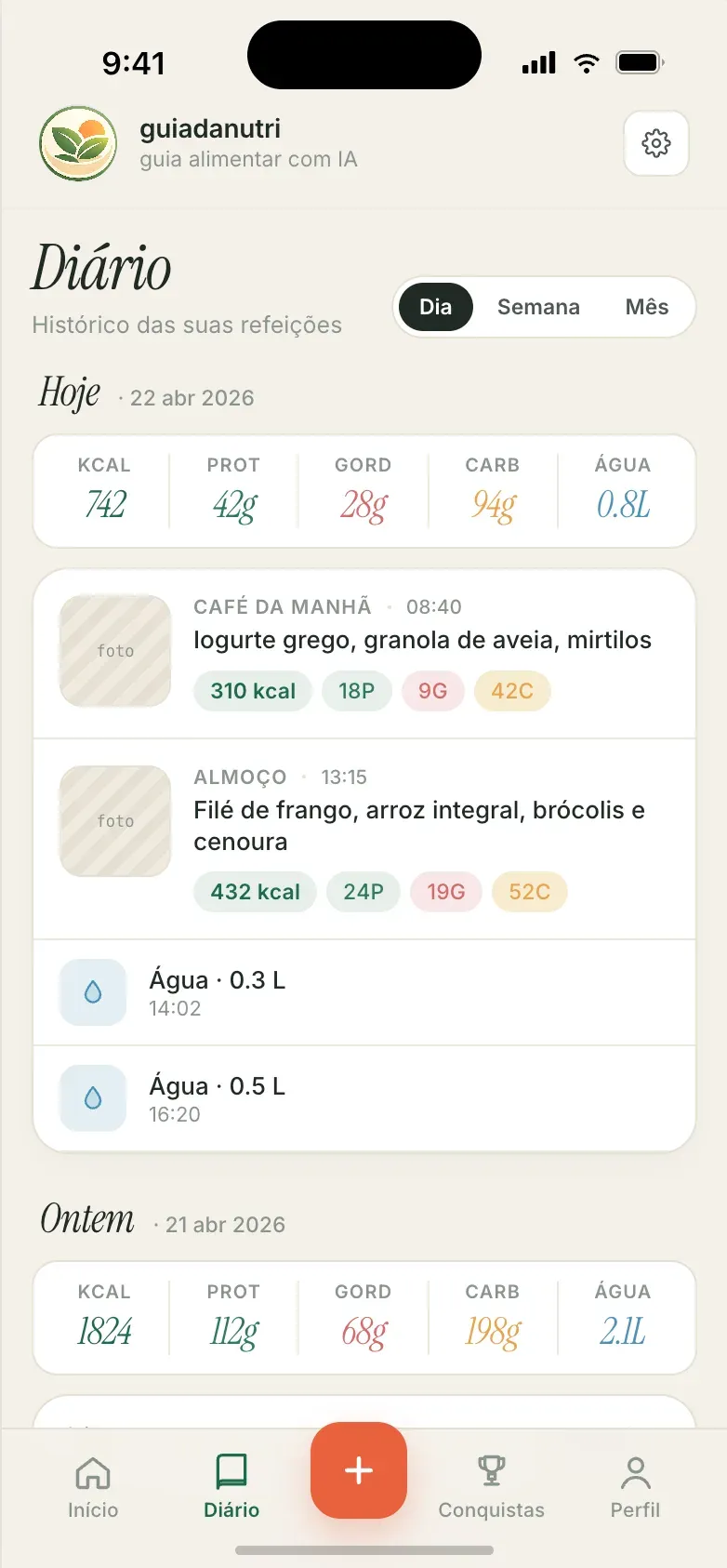 Diário alimentar — Histórico por dia, semana ou mês. Água, kcal, proteína, gordura e carboidrato.